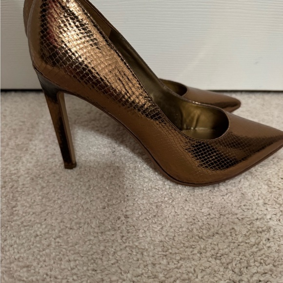 Nine West sz 8.5M Metallic Bronze Heels - Picture 3 of 6